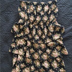 ‼️Price Drop‼️End of Summer Sale‼️ Floral Tiered Strapless Dress